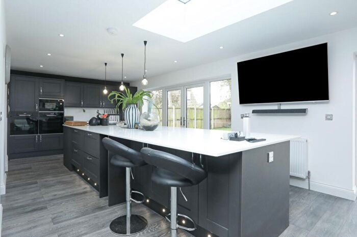 4 Bedroom Detached House For Sale In The Paddocks, Broadstairs, CT10