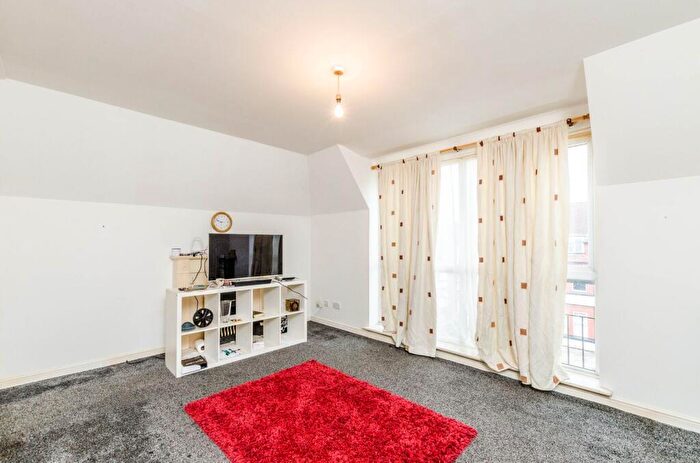 2 Bedroom Flat To Rent In Manorgate Road, Kingston, Kingston Upon Thames, KT2