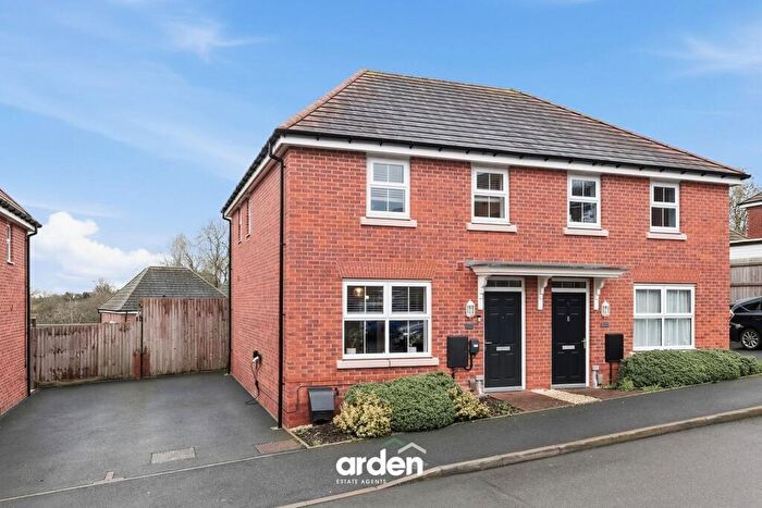 3 Bedroom Semi Detached House For Sale In Oakdale Close, Redditch, B98