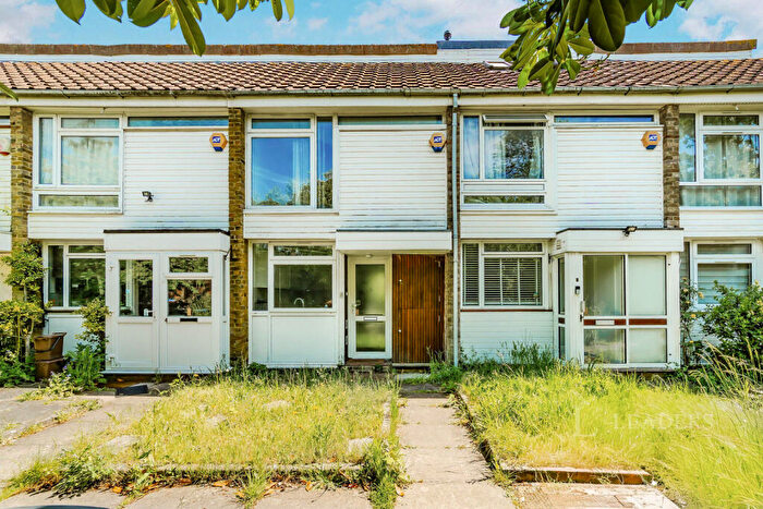 2 Bedroom House To Rent In Alpine Close, Croydon, CR0