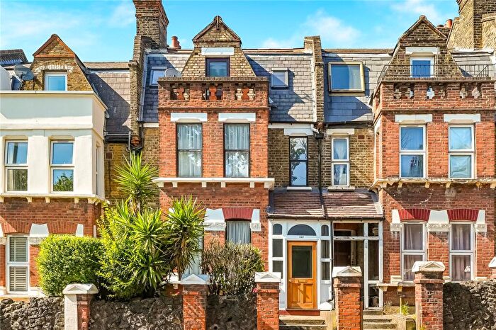 5 Bedroom Terraced House For Sale In Forest Road, Walthamstow, London, E17
