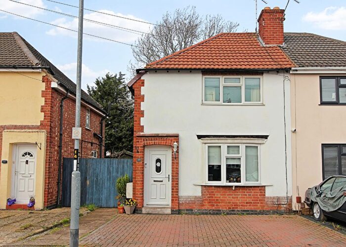 3 Bedroom Semi Detached House For Sale In Burleigh Avenue, Wigston, LE18