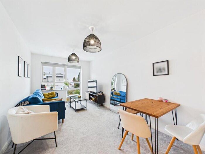 1 Bedroom Flat For Sale In Burway Close, South Croydon, CR2