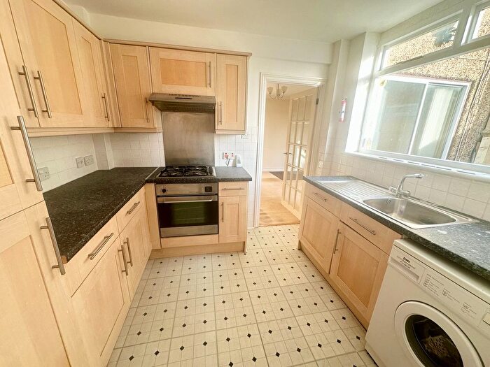 1 Bedroom Maisonette To Rent In Penton Avenue, Staines-Upon-Thames, TW18
