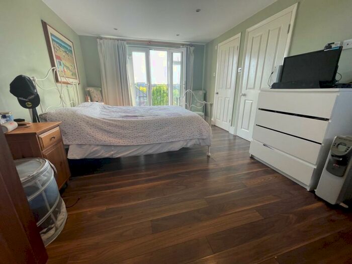 Studio To Rent In Hawthorn Avenue, Palmers Green, N13