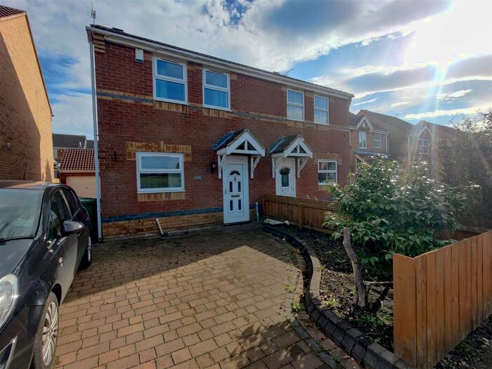 3 Bedroom Semi-Detached House To Rent In Hazel Road, Gateshead, NE8