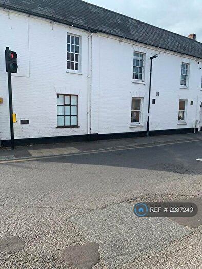 2 Bedroom Flat To Rent In Silver Street, Wiltshire, SP2