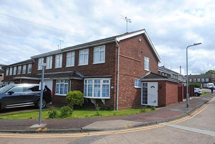 3 Bedroom Semi-Detached House To Rent In Fairview Drive, Westcliff-On-Sea, SS0