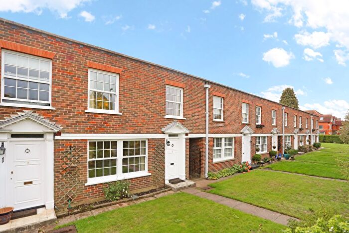 3 Bedroom Detached House To Rent In Regency Lodge, Oatlands Chase, Weybridge, KT13
