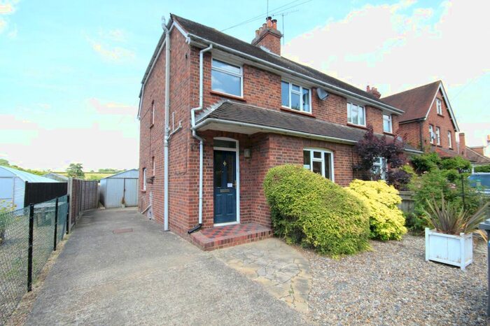 3 Bedroom Semi-Detached House To Rent In Knowl Hill, Twyford, Berkshire, RG10