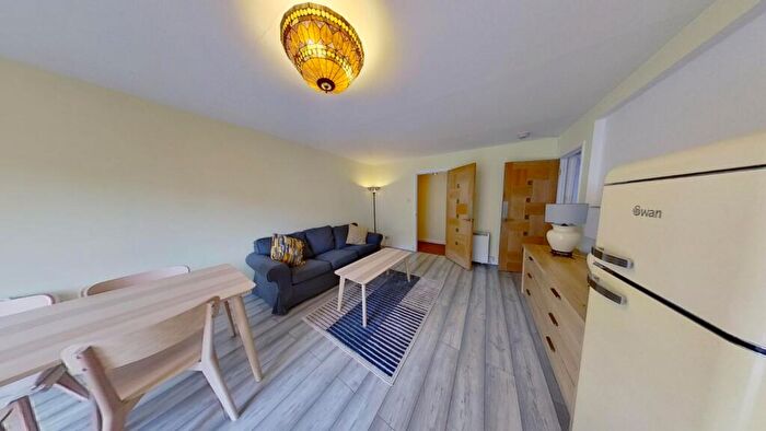 2 Bedroom Flat To Rent In St Bernard's Row, Edinburgh, EH4