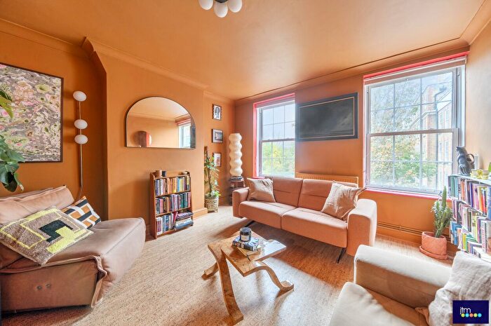 2 Bedroom Flat For Sale In Hazellville Road, N19