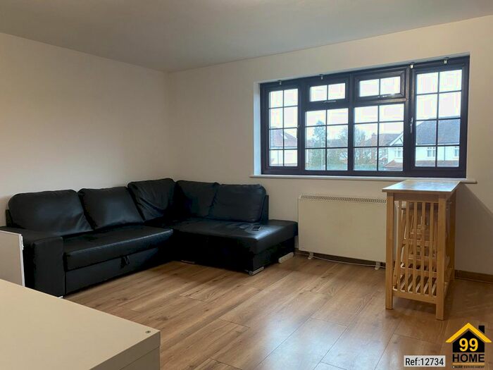 1 Bedroom Studio To Rent In Cambridge Avenue, New Malden, Surrey, KT3