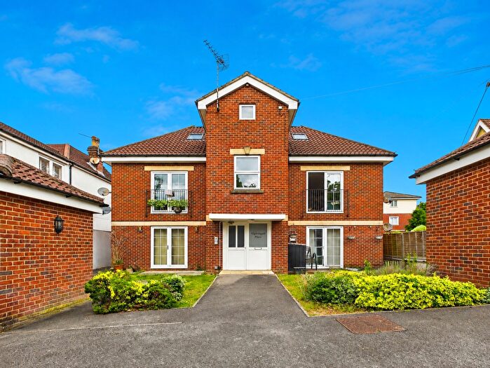 1 Bedroom Apartment For Sale In Station Road, Netley Abbey, Southampton, SO31