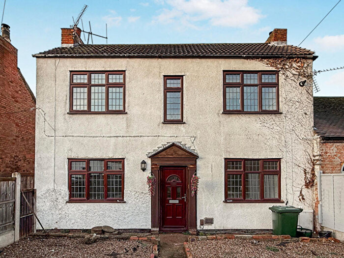 3 Bedroom Cottage To Rent In East Street, Gotham, NG11