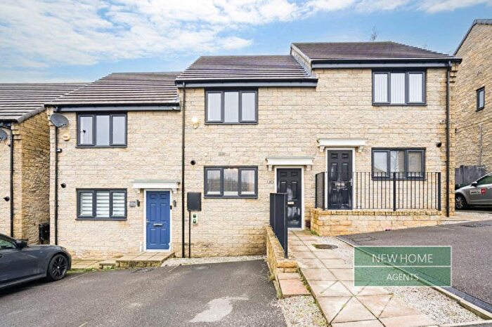 2 Bedroom Terraced House For Sale In Poplars Park Road, Bradford, BD2