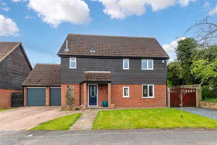 4 Bedroom Detached House For Sale In Alverton, Great Linford, Milton Keynes, Buckinghamshire, MK14