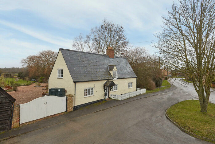 2 Bedroom Cottage For Sale In Barway, Cambridgeshire, CB7