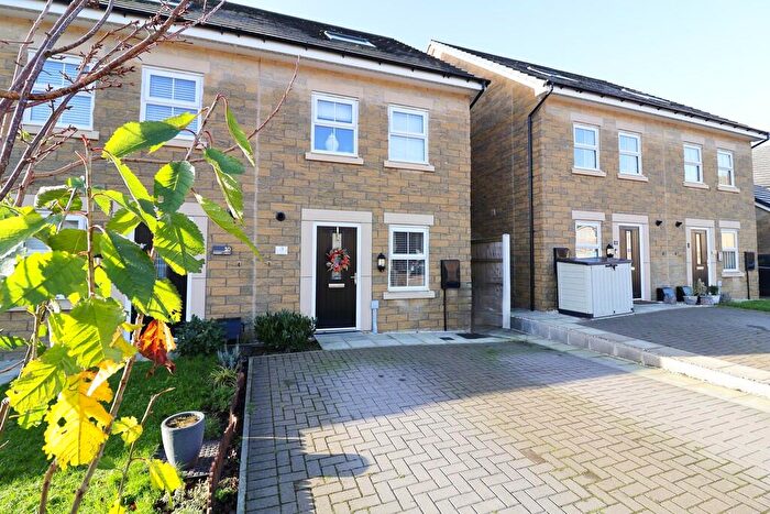 4 Bedroom Semi Detached House For Sale In Rhodeswood Avenue, Tintwistle, Glossop, SK13