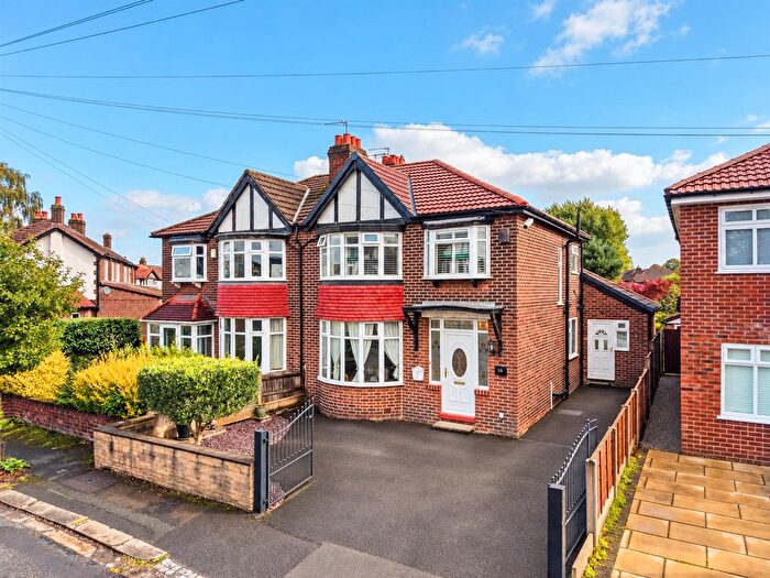 3 Bedroom Semi-Detached House For Sale In Amberley Road, Sale, M33