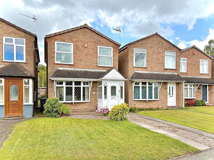 3 Bedroom Detached House For Sale In Sedgley Road, Woodsetton, DY1