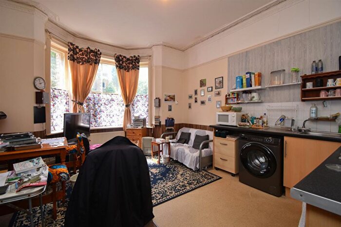 1 Bedroom Flat For Sale In London Road, St Leonards-On-Sea, TN37