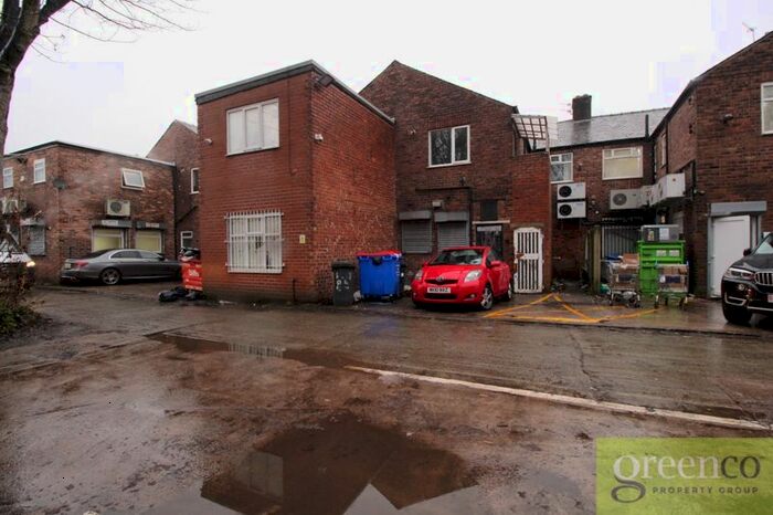 2 Bedroom Flat To Rent In Park Hill, Bury Old Road, Prestwich, Manchester M25