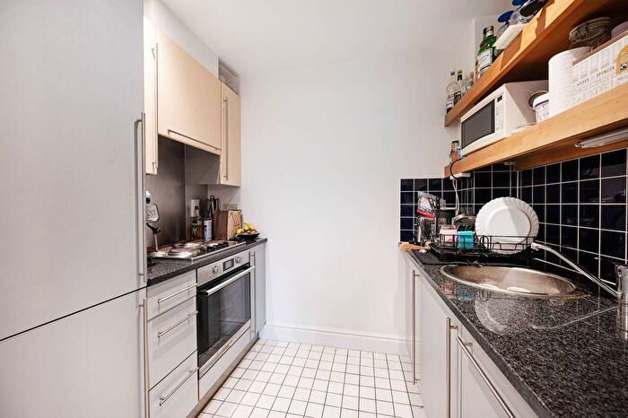 1 Bedroom Flat For Sale In Colefax Building, Aldgate, London, E1