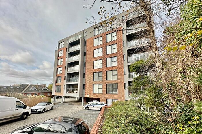2 Bedroom Apartment For Sale In Wootton Mount, Bournemouth, BH1
