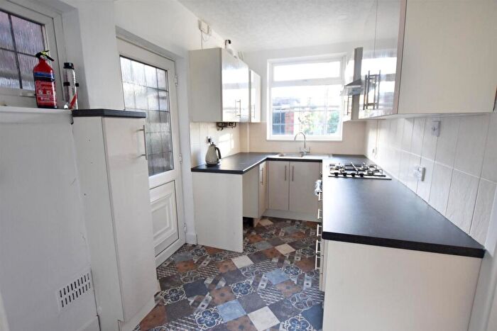 3 Bedroom Semi-Detached House To Rent In Queens Road, Leicester, LE2