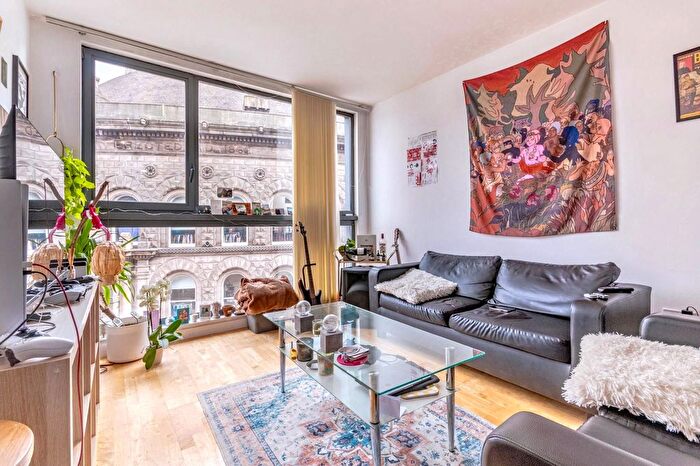 2 Bedroom Flat For Sale In Crown Street, Leeds, LS2