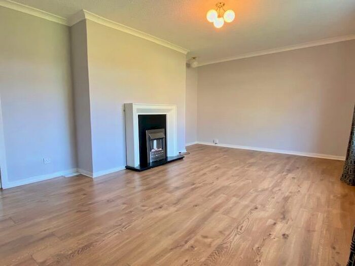 2 Bedroom Flat To Rent In Stirling Drive, East Mains, G74