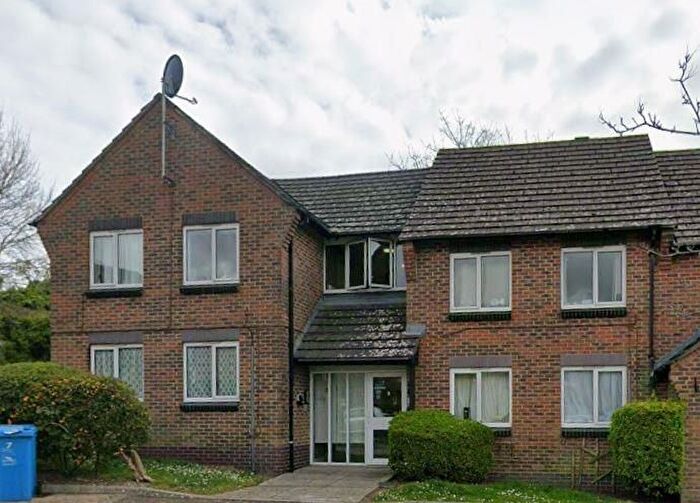 1 Bedroom Flat To Rent In Paddock Close, Parkstone, Poole, BH12