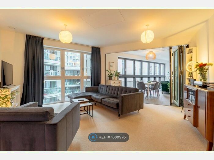 3 Bedroom Flat To Rent In District Court, London, E1