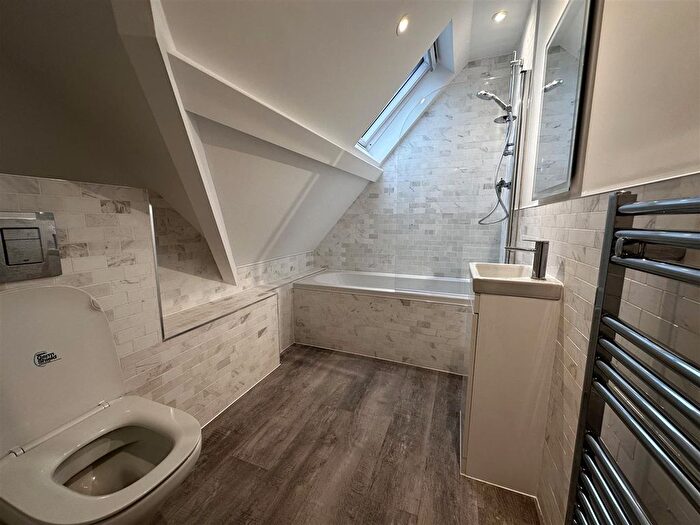 1 Bedroom Flat To Rent In Richmond Road, Cardiff, CF24