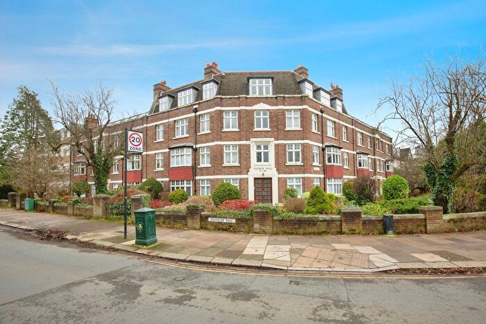3 Bedroom Flat For Sale In Eaton Rise, London, W5