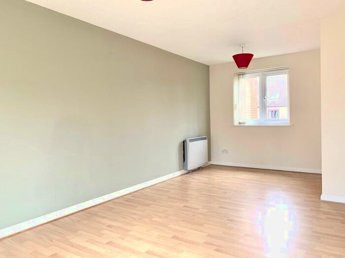 2 Bedroom Apartment To Rent In Flamingo Court, Nottingham, NG7