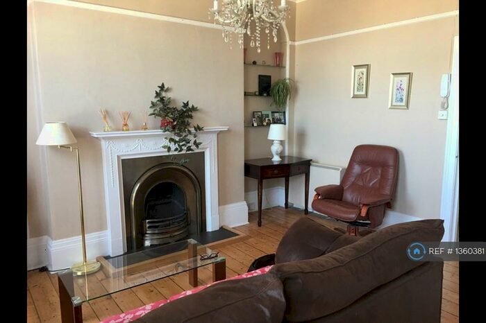2 Bedroom Flat To Rent In Lind Street, Ryde, PO33