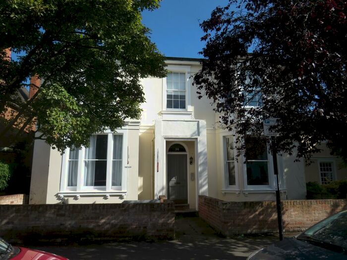 1 Bedroom Flat To Rent In Russell Terrace, Leamington Spa, CV31