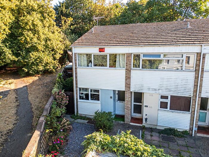 2 Bedroom End Terrace House For Sale In Clarence Place, Gravesend, Kent, DA12