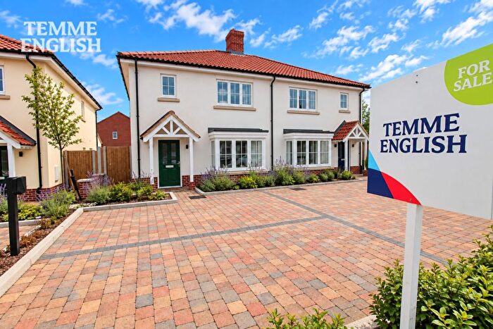3 Bedroom Semi-Detached House For Sale In New Century Road, Laindon West, SS15