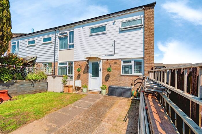 3 Bedroom End Of Terrace House For Sale In Bonchurch Close, Southampton, Hampshire, SO16