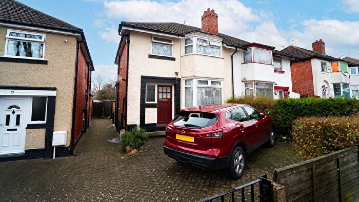 3 Bedroom Semi-Detached House For Sale In Moorpark Road, Northfield, Birmingham, B31