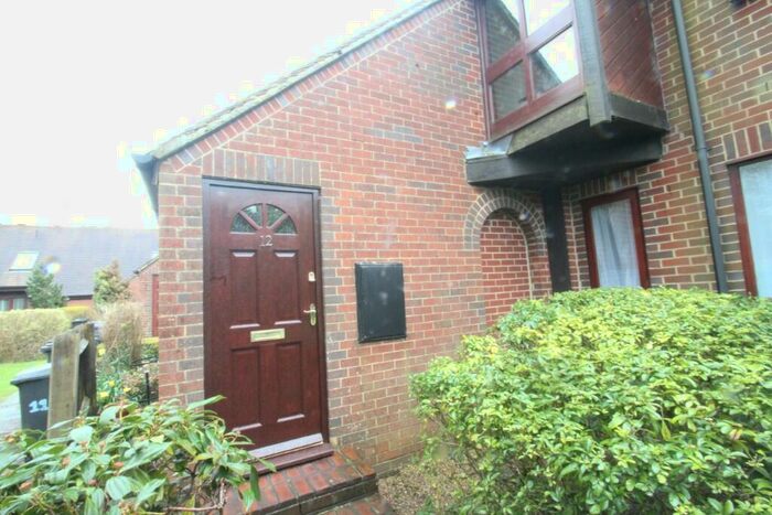2 Bedroom Maisonette To Rent In Chapel Court, Hungerford, Berkshire, ., RG17