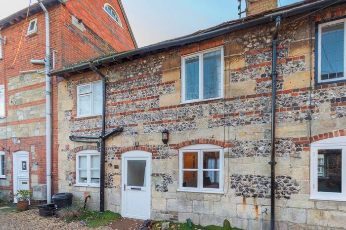 1 Bedroom Property To Rent In West Street, Wilton, Salisbury, SP2