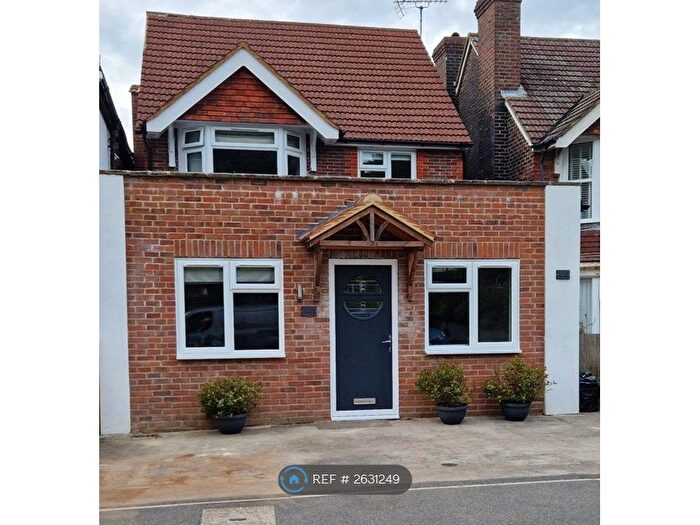1 Bedroom Flat To Rent In Beacon Hill Road, Hindhead, GU26