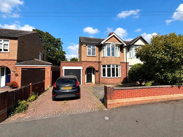 3 Bedroom Semi Detached House For Sale In Foster Road, Kempston, Bedford, MK42