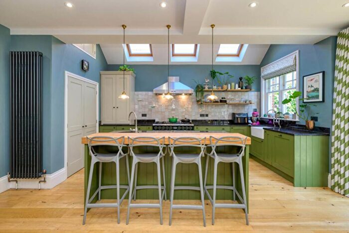 5 Bedroom Detached House For Sale In St Peters Hill, Caversham Heights, RG4