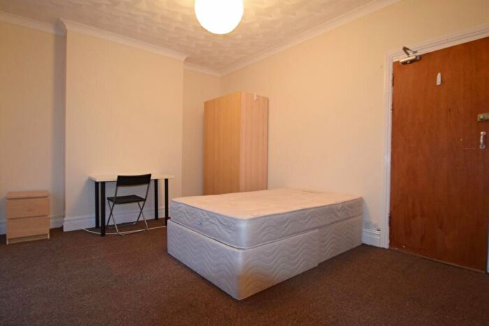 6 Bedroom House To Rent In MacKintosh Place, Roath, CF24
