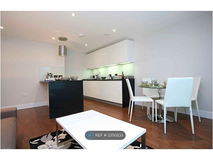 1 Bedroom Flat To Rent In Whitechapel High Street, London, E1